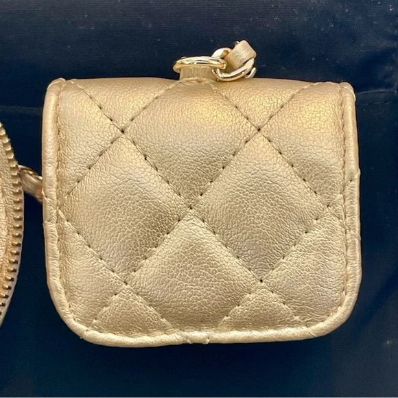 NEW CHANEL MATELASSE COCO MARK YEAR CHAMPAGNE GOLD LAMBSKIN COIN/AIRPODS CASE - Picture 9 of 16